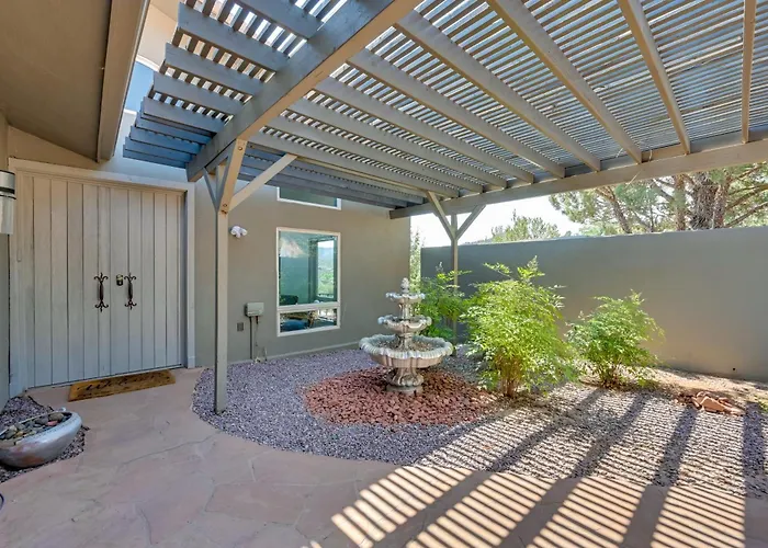 Near Red Rock State Park With Balcony Holiday home