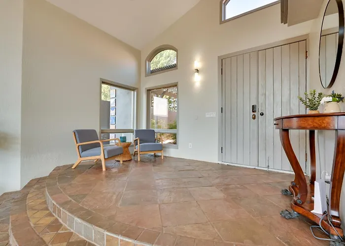 Near Red Rock State Park With Balcony Holiday home *
